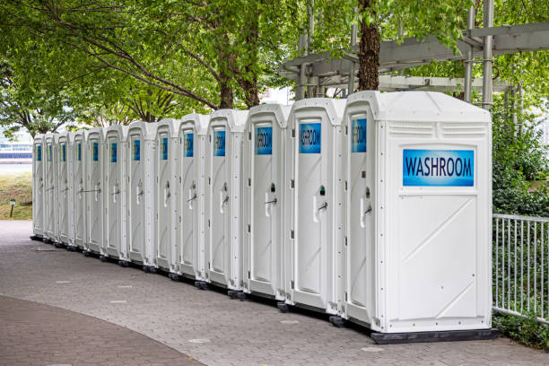 Porta potty rental for outdoor events in Glasgow Village, MO